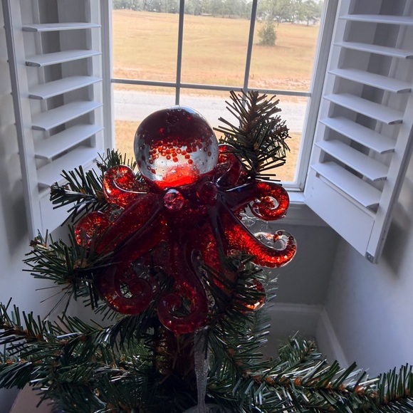 Red Glass Octopus Tree Topper - Picture 2 of 2